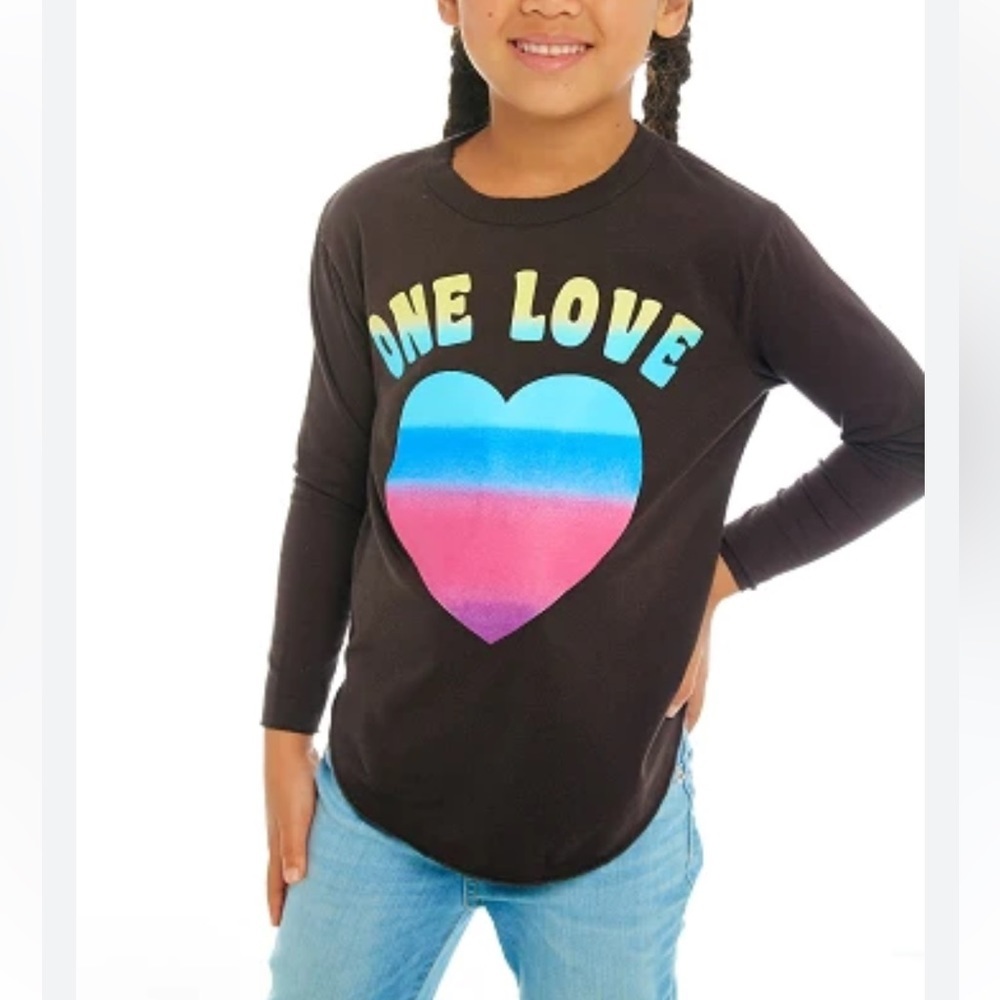 Chaser Long Sleeve Valentine’s One Love Heart Tee size 8 NEW